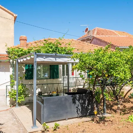 House Frane *